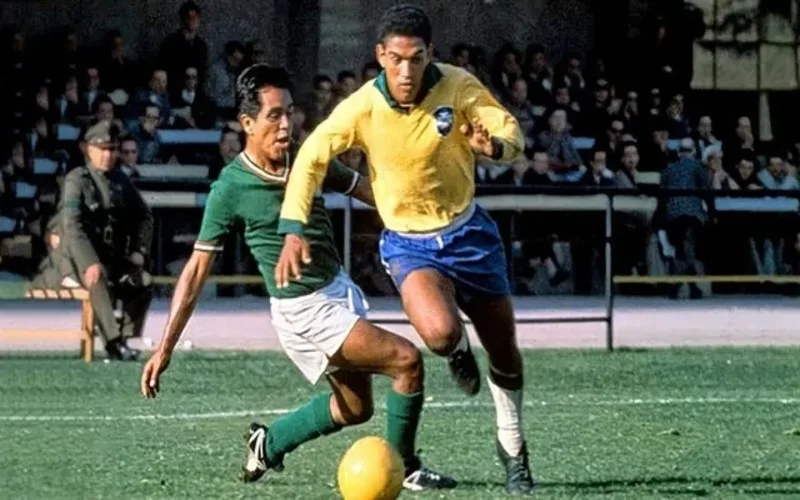 diem lai 10 huyen thoai bong da brazil vi dai nhat moi thoi dai