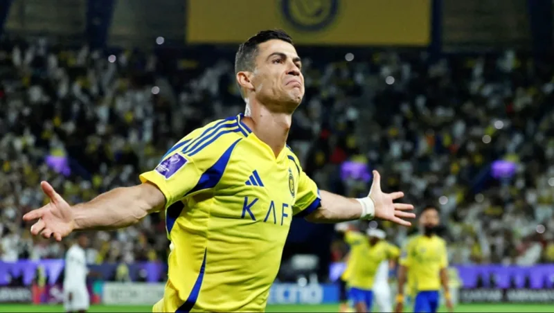 Cristiano Ronaldo nổi bật nhờ hiệu suất ghi bàn và sự bền bỉ qua nhiều thời kỳ.