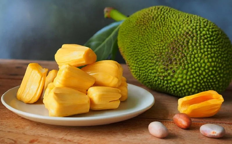 Mơ thấy quả mít chín vàng ươm gợi liên tưởng đến sự đủ đầy và thành quả ngọt ngào.